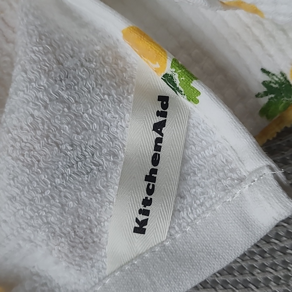 KitchenAide Towel Set - Picture 7 of 9